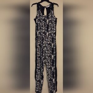 RD Style Monochrome Abstract Top